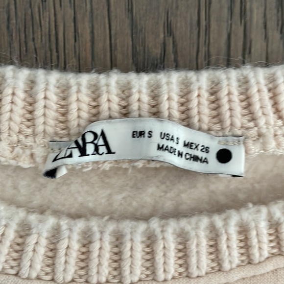 Zara Sweatshirt - Picture 2 of 2